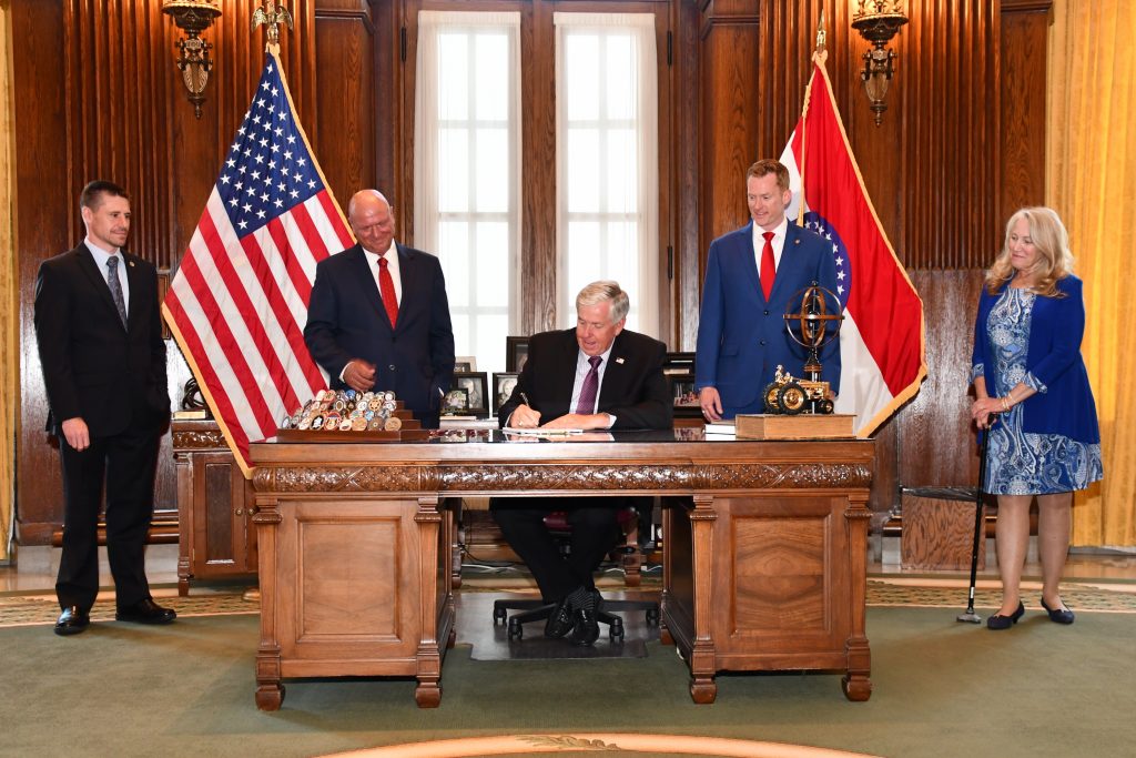 Governor Parson Signs HB 2046 Expanding Licensing Reciprocity in Missouri