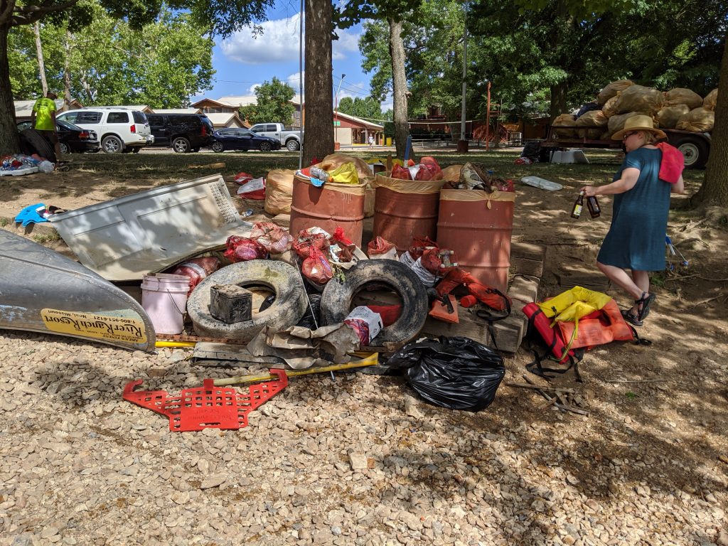 Chamber Gives Back To Elk River