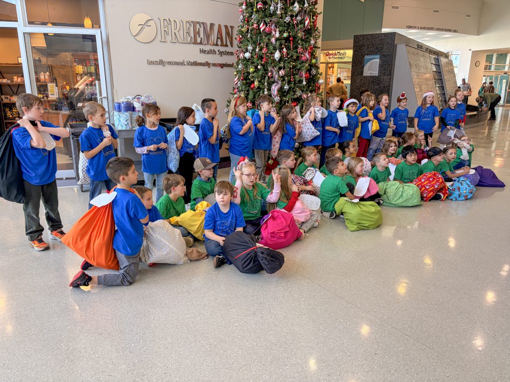 Neosho RISE Elementary Students Hand-Deliver Goodies for Freeman Hospital Patients